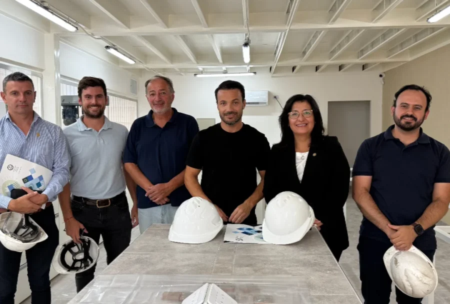 Firma de acta compromiso con Kolormax